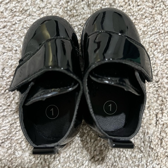 Baby boy shiny patent leather dress shoes size 1 - Picture 2 of 5